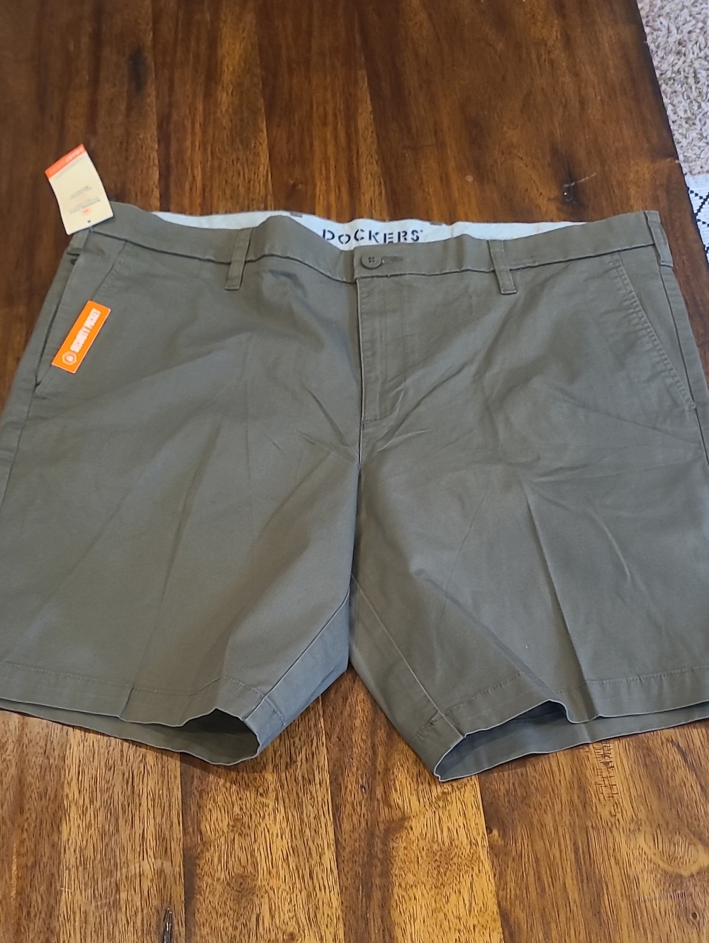 Dockers Mens 42 Ultimate Short Supreme Flex Stretch Chino Smart Series
